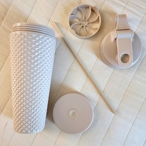 Hydrojug Studded Shaker